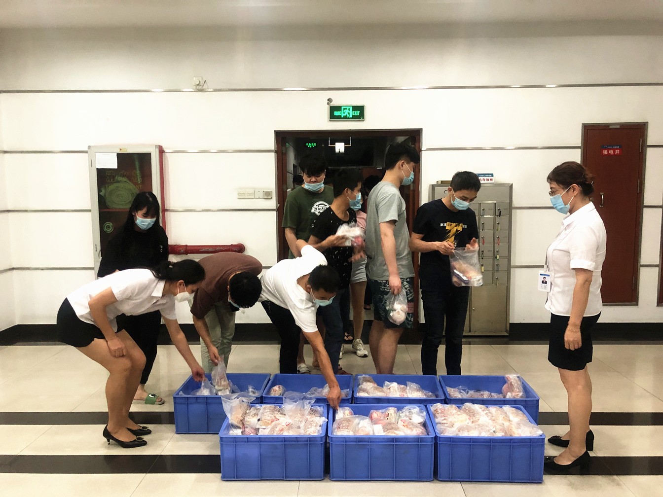 暖人心，鼓干劲 - 乐动·官方端网站-乐动online（中国）
工会慰问一线加班员工